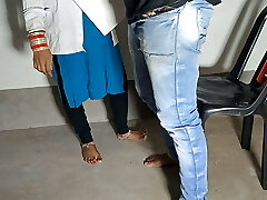 Medical Center Me Nurse Ko Patakar Vahi Chair Par Chod Diya