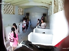 chinese girls go to toilet.306
