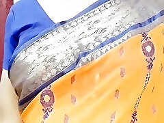 Indian Mom Very First Time Boobs Show in Secret Room