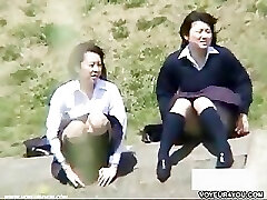 Нерадивых девочек под трусиками