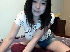 very hot amateur black-haired webcam girl