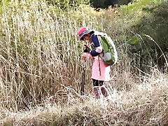 горянка, я была в поле, и они увидели меня!