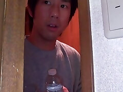 性沮丧的摩洛伊斯兰解放阵线去拜访一个女孩在晚上-一部分。4