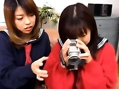 18 лет корейская девушка на диване