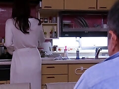 [nsps-641] некая эротическая история о перевернутой супружеской паре, молодой человек сделал ее рогоносцем - итидзе кимика и кимика итидзе