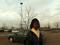 schwarze jenny 23 jahre legt beim casting direkt los schwarze jenny 23 jahre legt beim casting direkt los