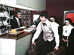 santo carajo! ¡las monjas son ninfómanas!