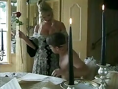 milf caliente con grasa coño colgado de la viga