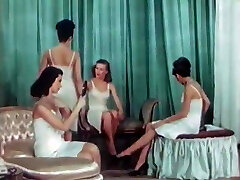 Vintage Braut-Dessous-Modenschau
