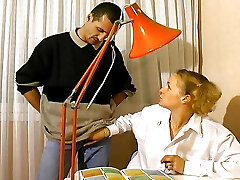 نونونوجوان ورزش ها از فرانسه می شود توسط دو سخت میله