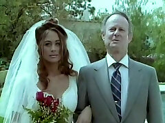 نونوجوان خیره کننده جوجه های سفید در لباس عروسی, داشتن, چیزی که بسرعت انجام
