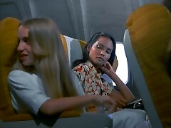 Ebano bruna sexpot Emanuelle dà testa e corse bianco cazzo in cima Ebano bruna sexpot Emanuelle dà testa e corse bianco cazzo in cima