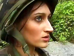 वर्दी 1 में लड़कियों वर्दी 1 में लड़कियों