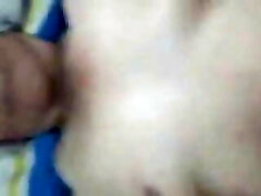 भूरे बालों वाली महिला