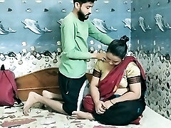 निजी ट्यूशन समय पर कॉलेज मैडम और युवा छात्र गर्म सेक्स!!