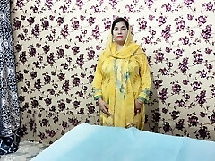 Most Beautiful Muslim Chick Great Mastrubation with Cucumber
