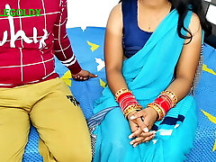 Komal bahut howdy khubsurat hai sadi aur half-shirt very sexy komal bhabhi 