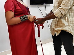 भारतीय दर्जी ने अपने ग्राहक के साथ किया सेक्स और उन्का चुटके गंड मारा