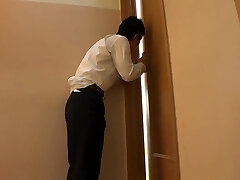 Mommy in hot pants japanese