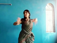 Kavya Suresh molten dance