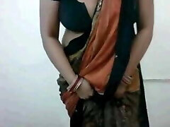 Impressive Demonstrate OF BIG BOOBS BY A INDIAN HOUSEWIFE ON CAM