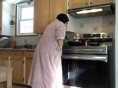 Iranian mother porked in kitchen سکس با زن جنده همسایه امیر توروخدا بزار برم