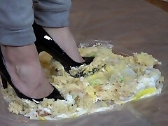 SEXY MILF CRUSHING CAKE IN HIGH Heels