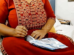 Stepmom ki bday par return gift mai Mila chut chudai ka maza. #stepmomstepsonsex