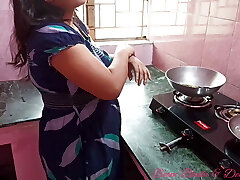 Indian Big Caboose Bhabi Fuck In Kitchen