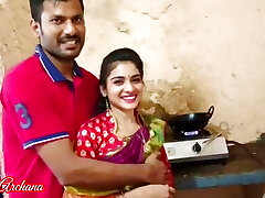 Bhabhi Khana Paka Raha tha Ushe Andhera me leke Chud Diya