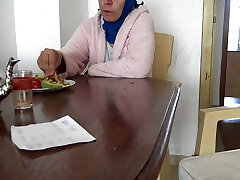 CHOUHA!!! FADIHA!!! I show my fuckpole to my friends moroccan grandma!!!