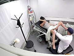 Debora Mendez spreads her gams for a kinky doctor's cumbot