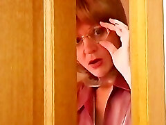 Mature Chick Having Sex in the bathroom