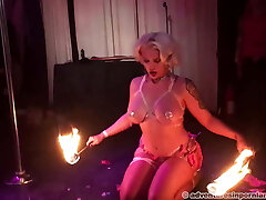 Bella Bathory - Burlesque Balloon Dance