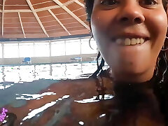 Tetona Amateur Was Too Scorching to Be Smashed in the Pool