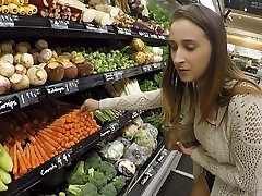 Inspiring senorita visits the supermarket for the mischievous flashing
