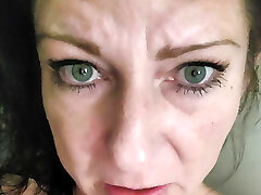 Crazy American Milf needs to squirt to unwind the lady cramps