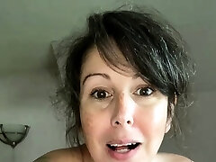 Giant boob brunette masturbates on webcam