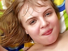 ash-blonde wird von ihrem lover zu hart gefickt