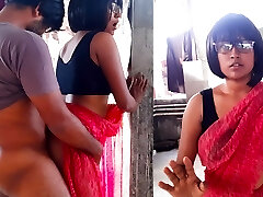 Makan Malkin ko Chodna Para - Indian Bhabi in Crimson Saree - Homemade Hindi Hook-up Story