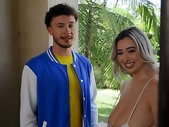 FFM threesome with super-sexy Lexi Luna and Leana Lovings - HD