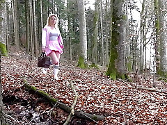 Sans WORDS!!! Sans saying a word, the walker on the lake shore fucks me! Men's wish?