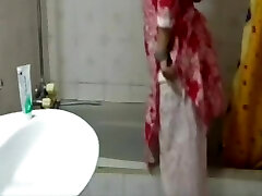 Pakistani chick taking bathroom full flick scene
