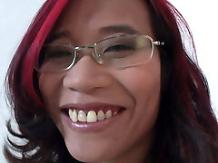 Gehirnstau beim Wichsen - Asian Slut pisst mit monster Clittie