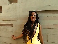 Poonam Pandey’s smoking hot assets