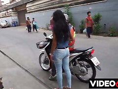 I meet a girl from Chinese Tinder