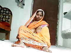 Sexy and edible bhabhi fingering her cremie pussy and screwed hard