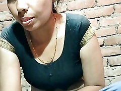 Super Hot Sexy Aunty Ki Utter Chudai Unki Bur Ko Chodne ka Maja Bahut Aaya 