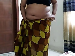 (Tamil Insane Bhabhi Saree Stripping) Indian Hot Bhabhi cheats on husband & fucked with ex Boyfriend - Enormous Pussy Cum