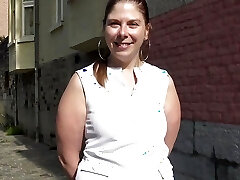 Nerdy Alice gets fucked in the culo